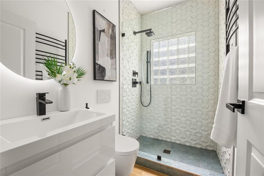 570 Martina Drive NE