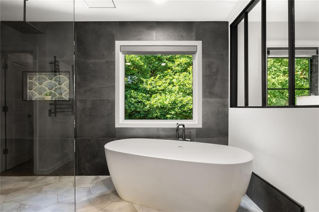 570 Martina Drive NE