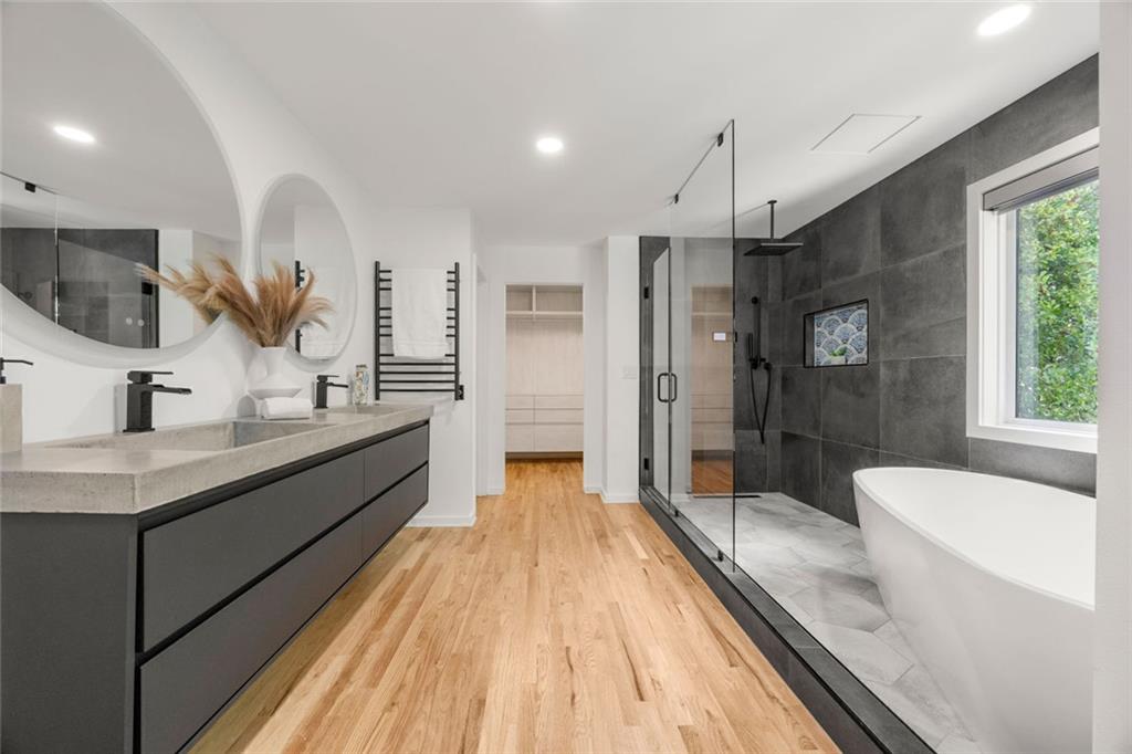 570 Martina Drive NE