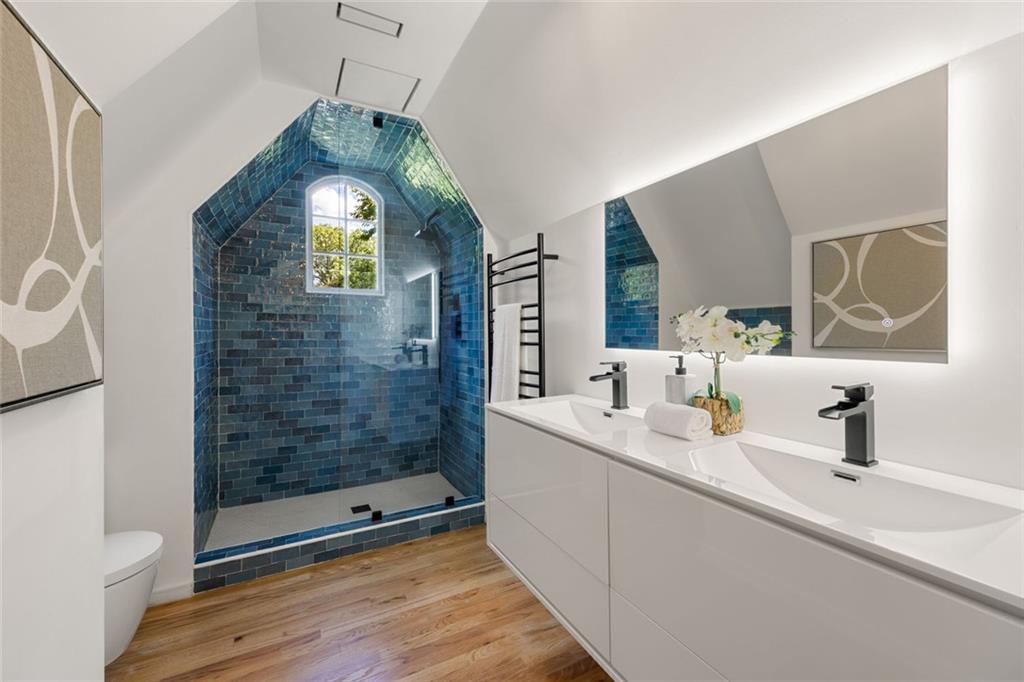 570 Martina Drive NE