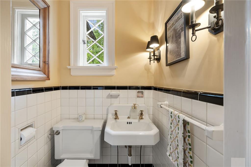 241 Nacoochee Drive NW