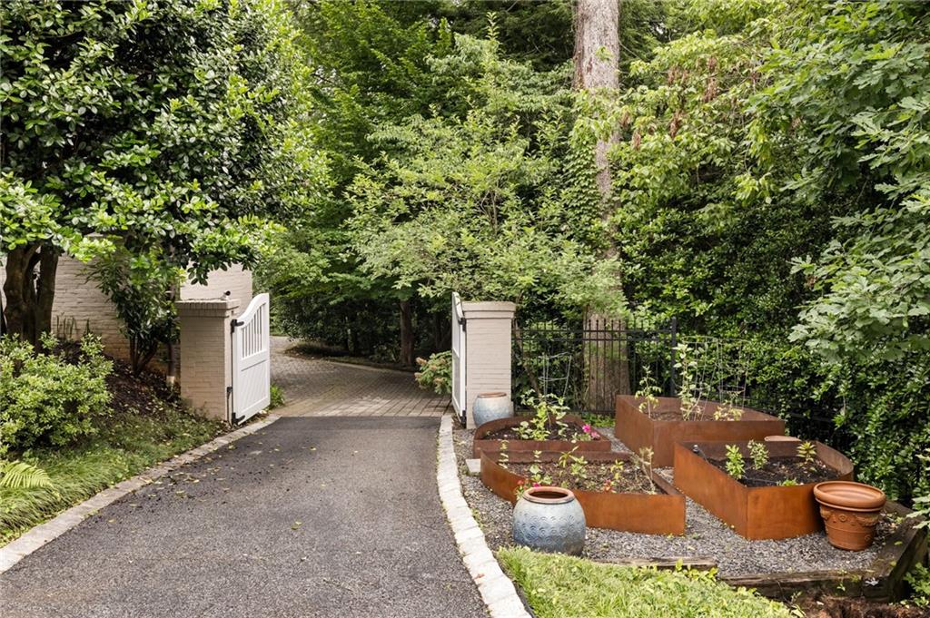 241 Nacoochee Drive NW