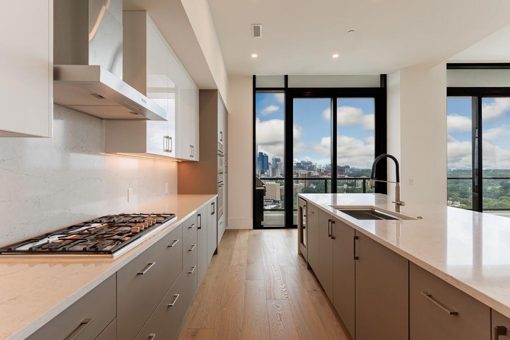 2425 Peachtree Road NE Unit 1806