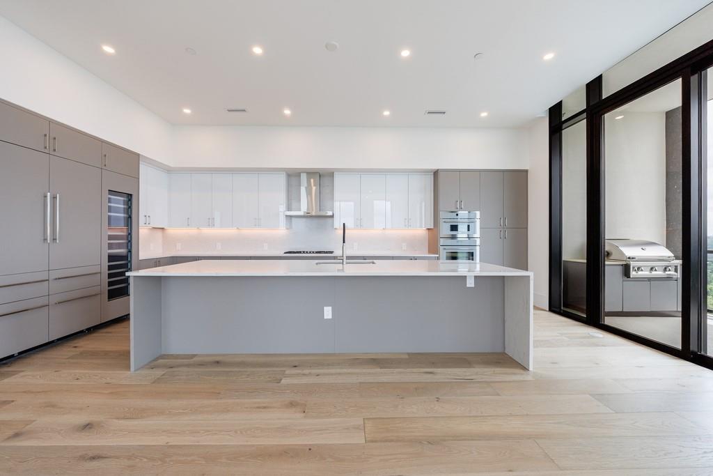 2425 Peachtree Road NE Unit 1806