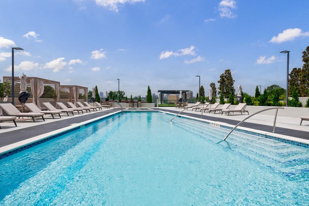 2425 Peachtree Road NE Unit 1806