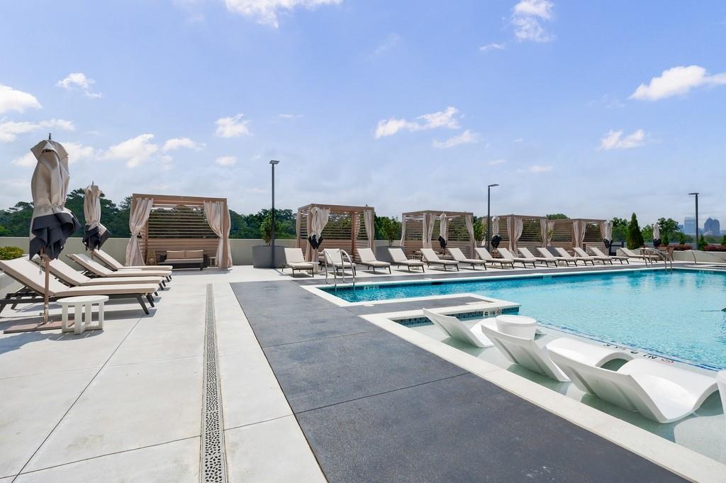 2425 Peachtree Road NE Unit 1806