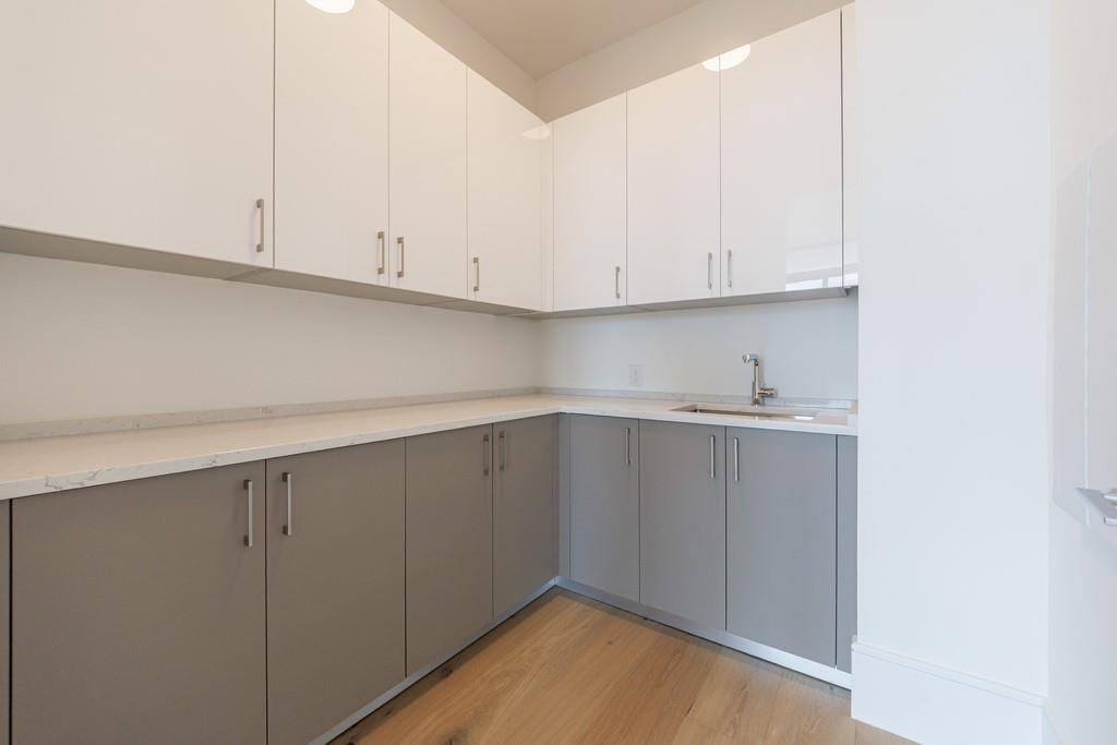 2425 Peachtree Road NE Unit 1806