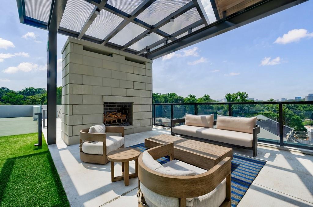 2425 Peachtree Road NE Unit 1806