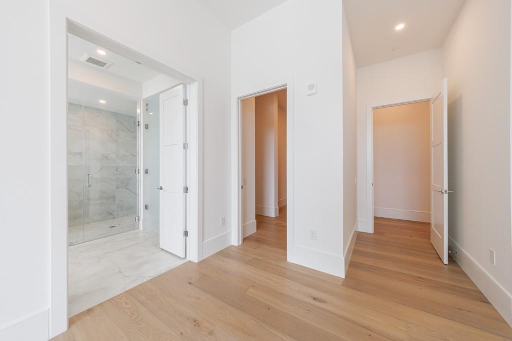 2425 Peachtree Road NE Unit 1806