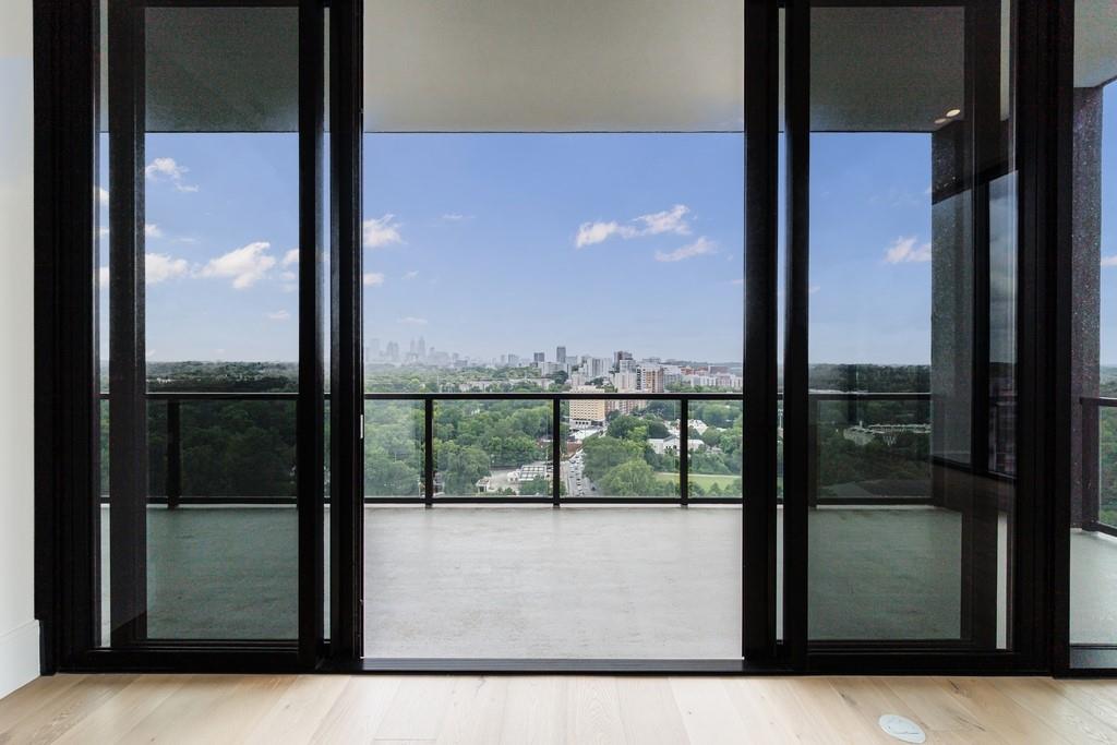 2425 Peachtree Road NE Unit 1806