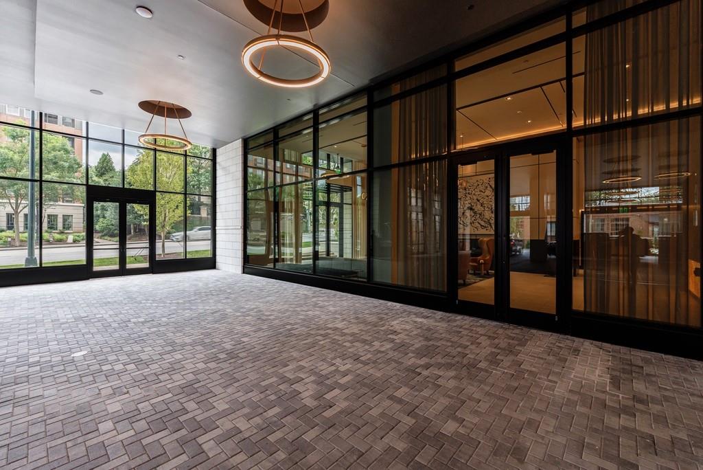 2425 Peachtree Road NE Unit 1806