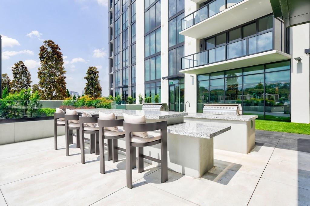 2425 Peachtree Road NE Unit 1806