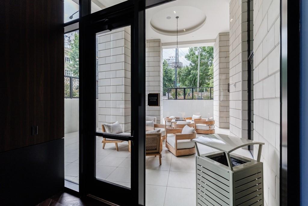 2425 Peachtree Road NE Unit 1806