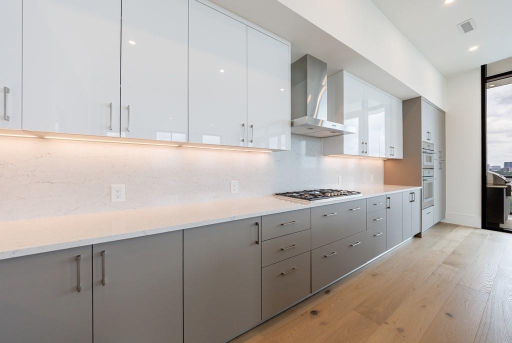 2425 Peachtree Road NE Unit 1806