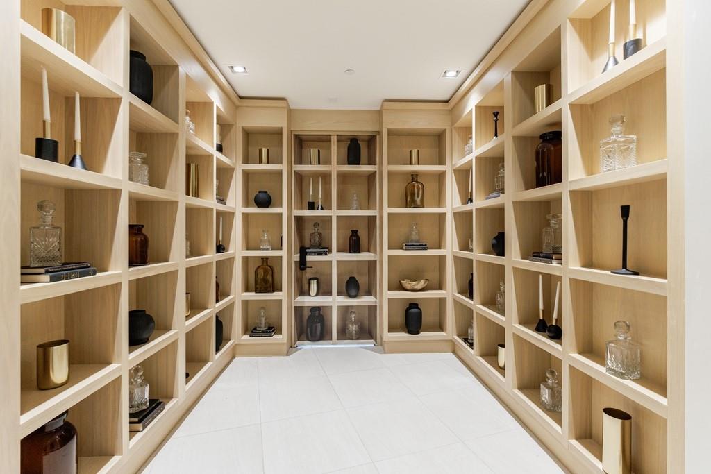 2425 Peachtree Road NE Unit 1806