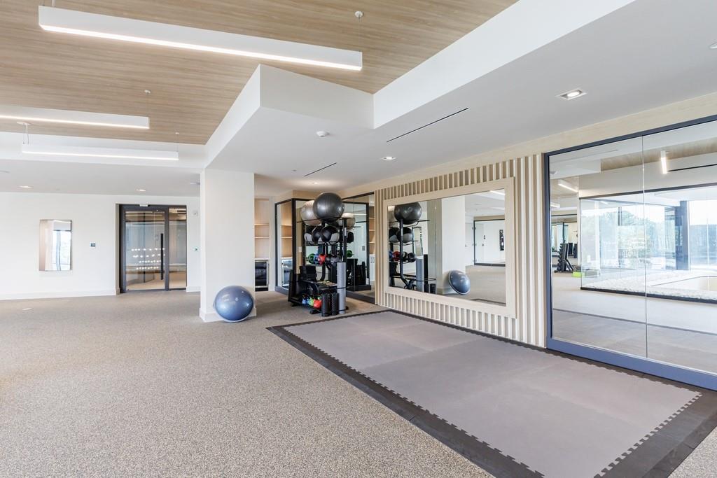 2425 Peachtree Road NE Unit 1806