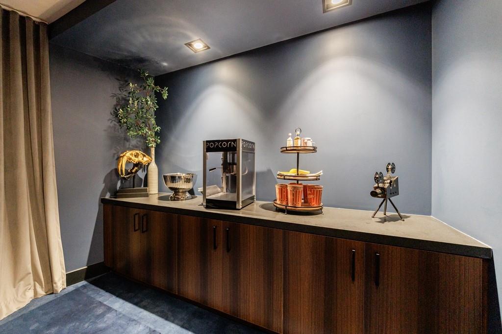 2425 Peachtree Road NE Unit 1806