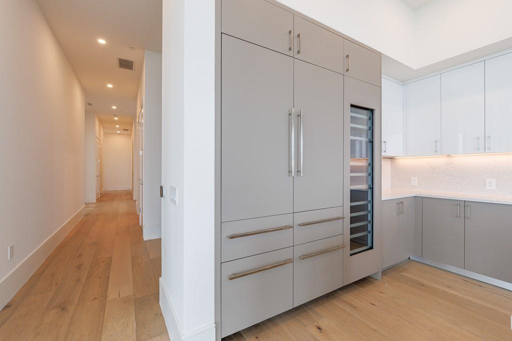 2425 Peachtree Road NE Unit 1806