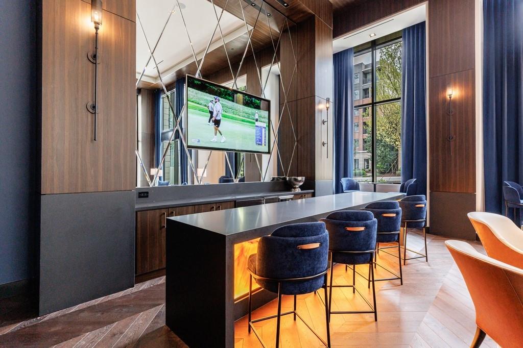 2425 Peachtree Road NE Unit 1806