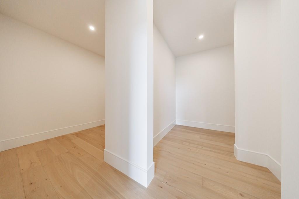 2425 Peachtree Road NE Unit 1806