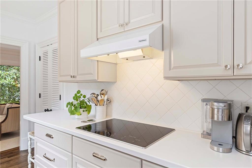 2774 Andrews Drive NW Unit #7