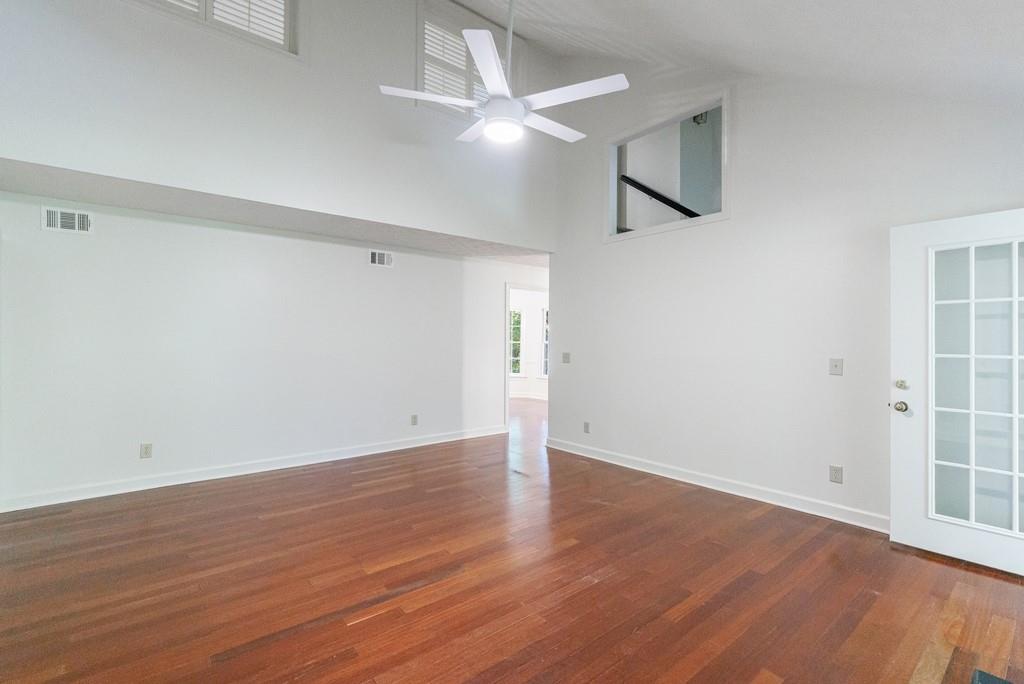 1414 Oakridge Circle