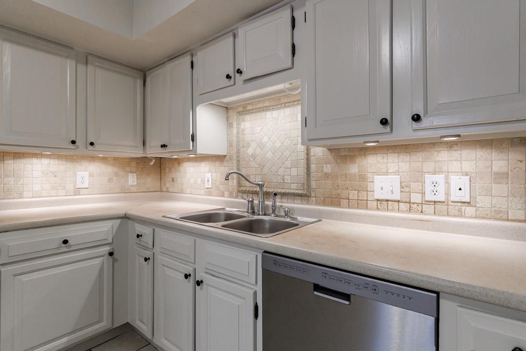 1414 Oakridge Circle