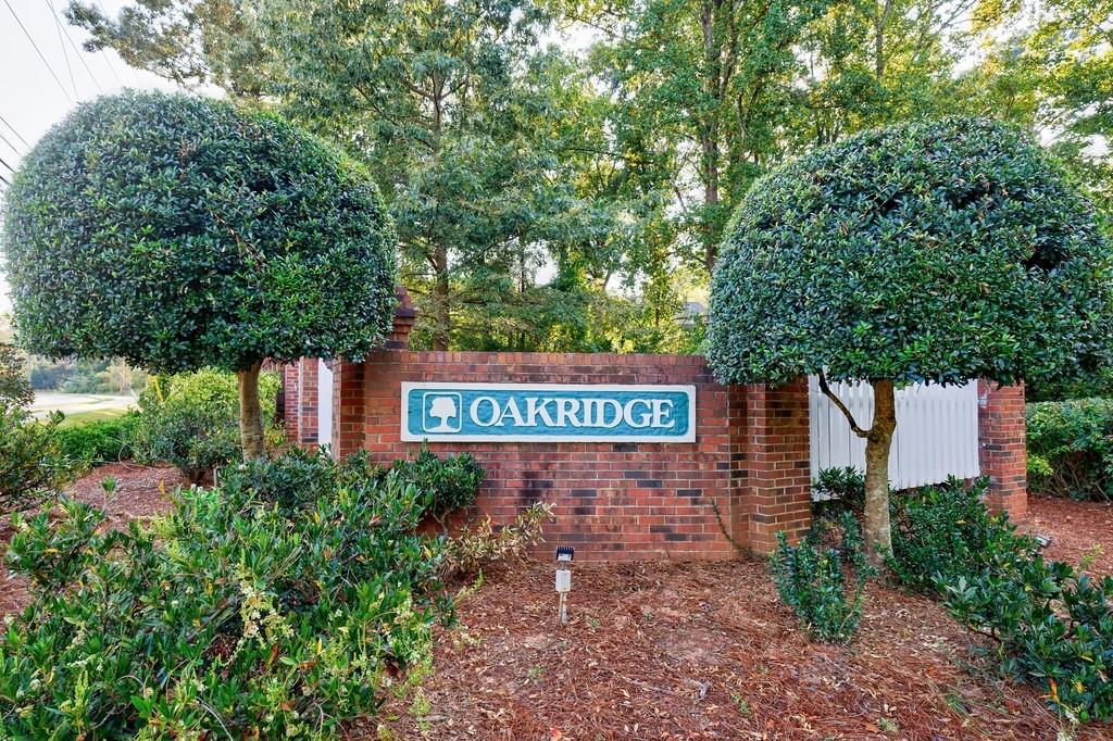 1414 Oakridge Circle