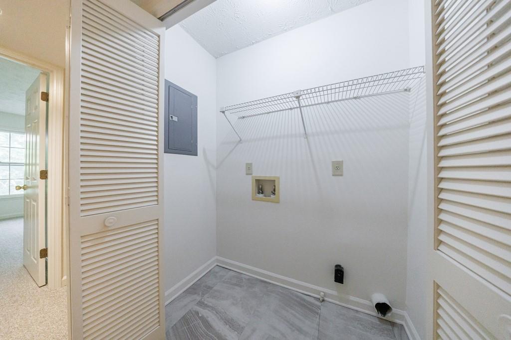 1414 Oakridge Circle