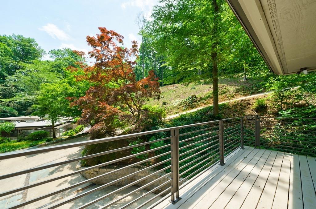 465 Hillside Drive NW