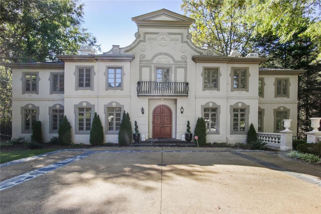 2760 Carmon On Wesley NW