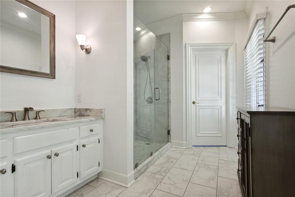 2760 Carmon On Wesley NW