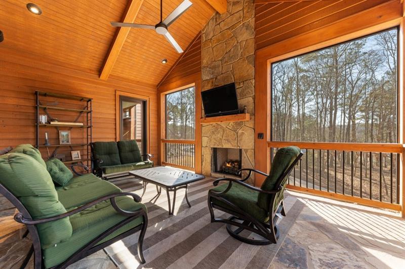 975 Blalock Lakes Drive