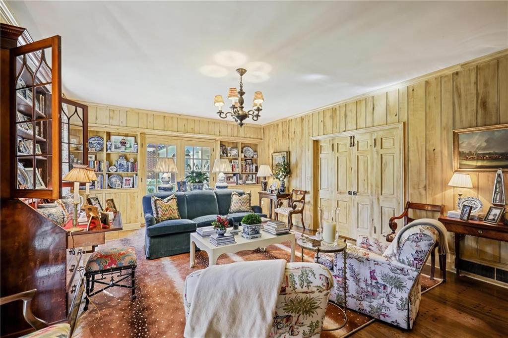 288 Peachtree Battle Avenue NW