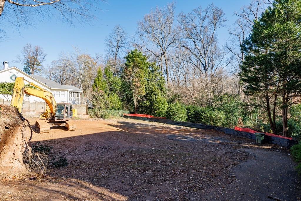 155 Huntington Road NE