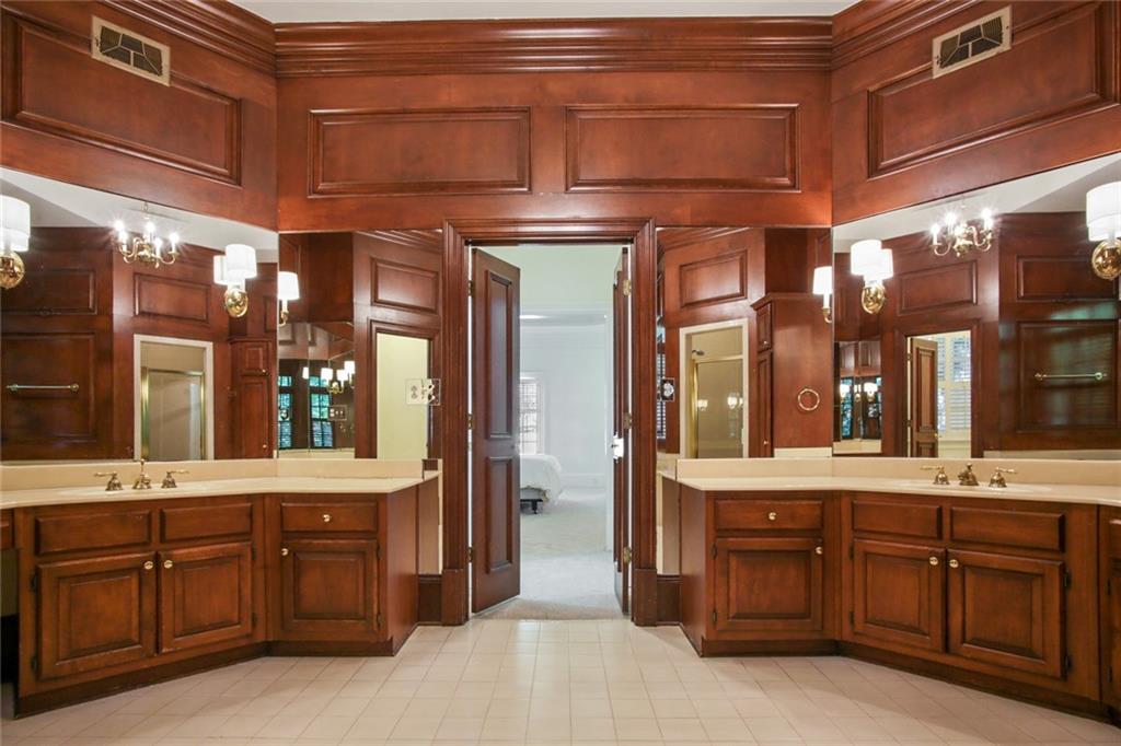 2770 Carmon On Wesley NW