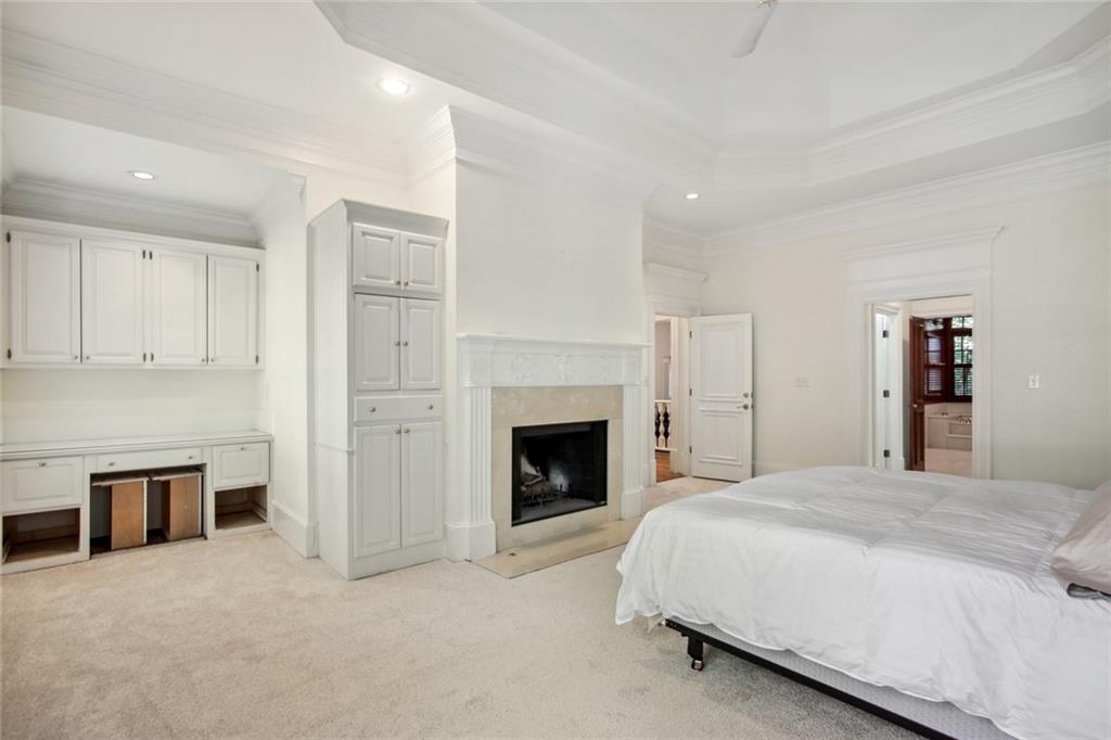 2770 Carmon On Wesley NW