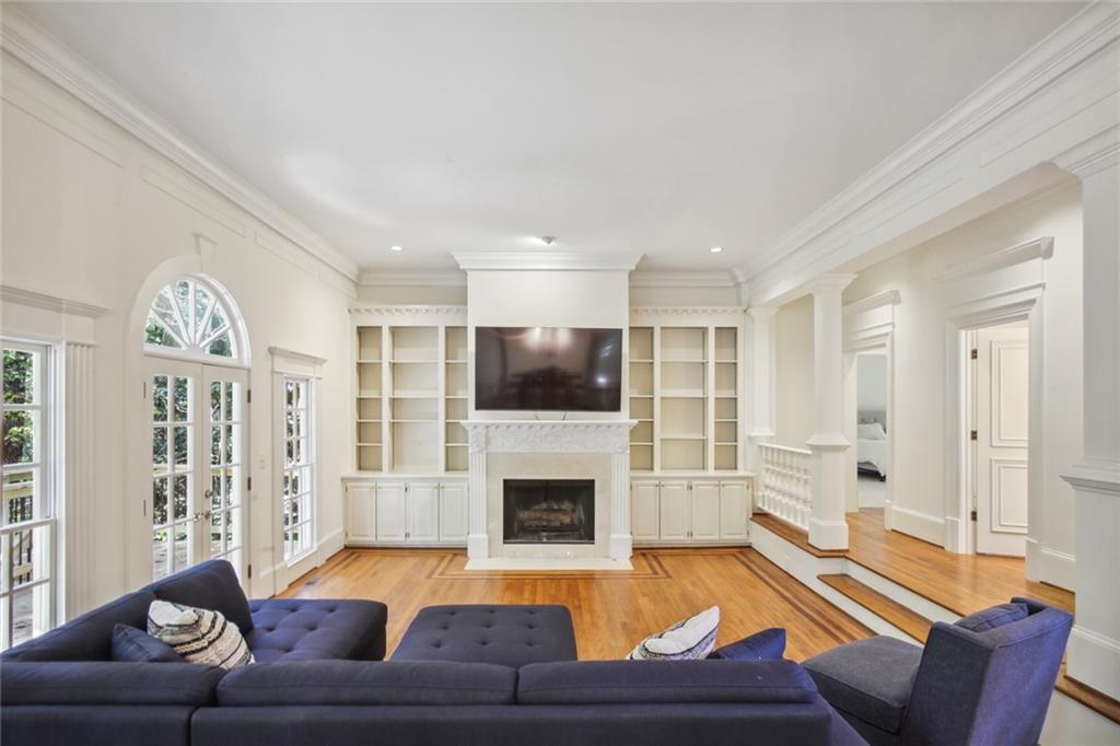 2770 Carmon On Wesley NW