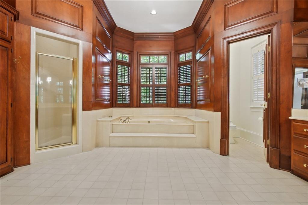 2770 Carmon On Wesley NW