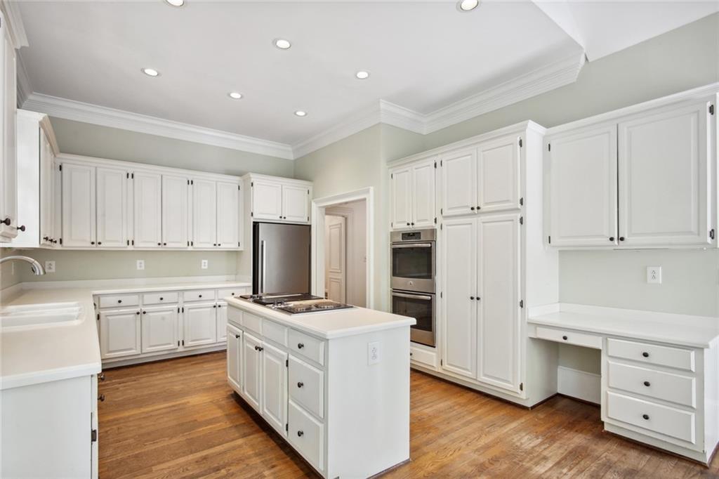 2770 Carmon On Wesley NW