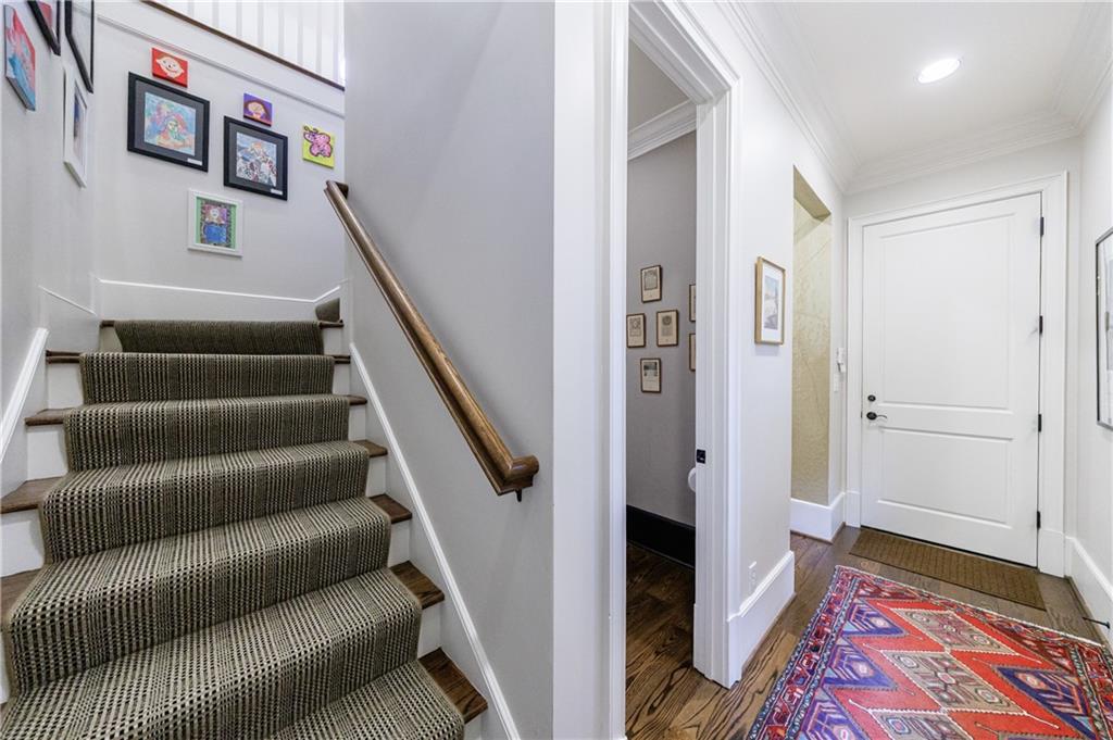 3302 W Andrews Drive NW