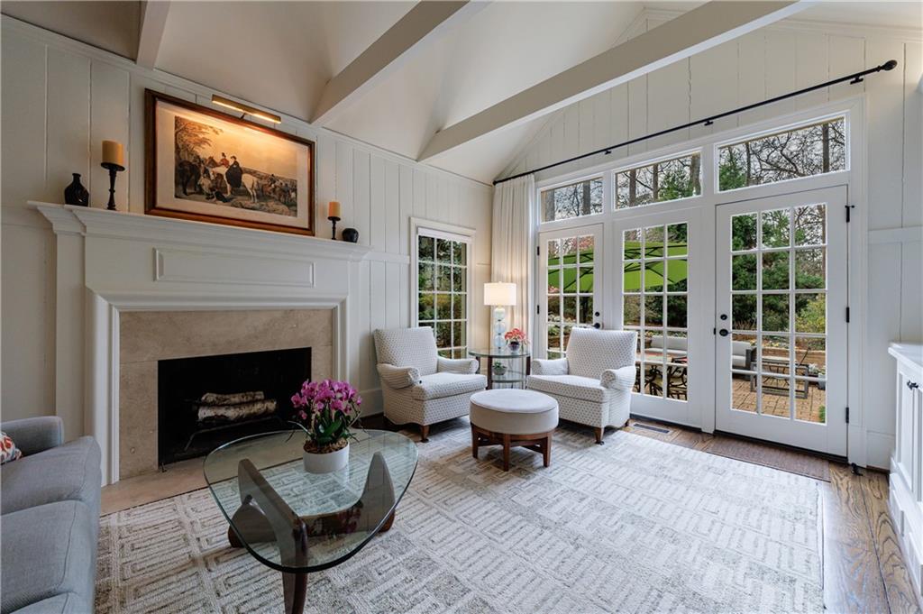 3302 W Andrews Drive NW