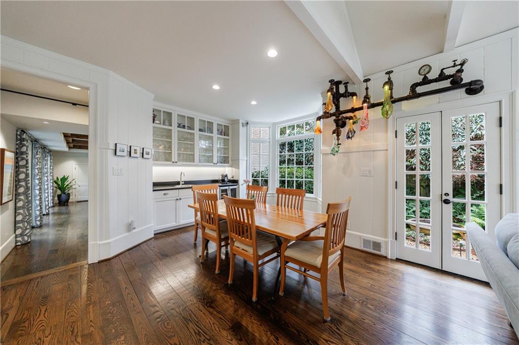 3302 W Andrews Drive NW