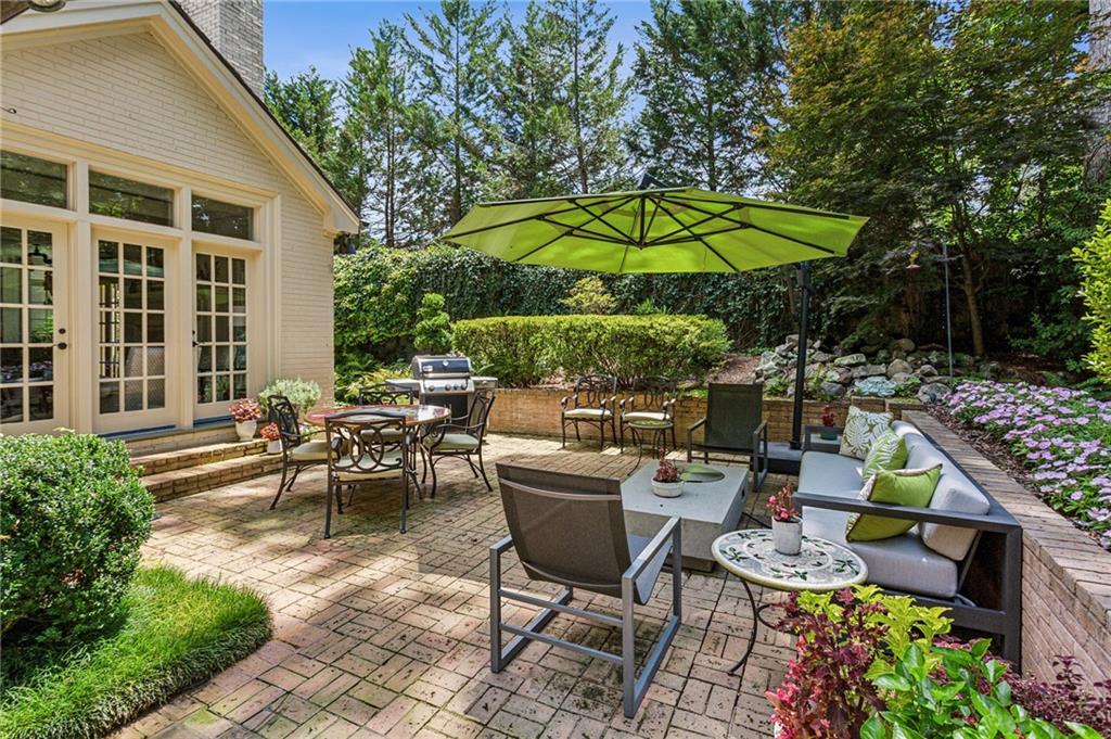 3302 W Andrews Drive NW