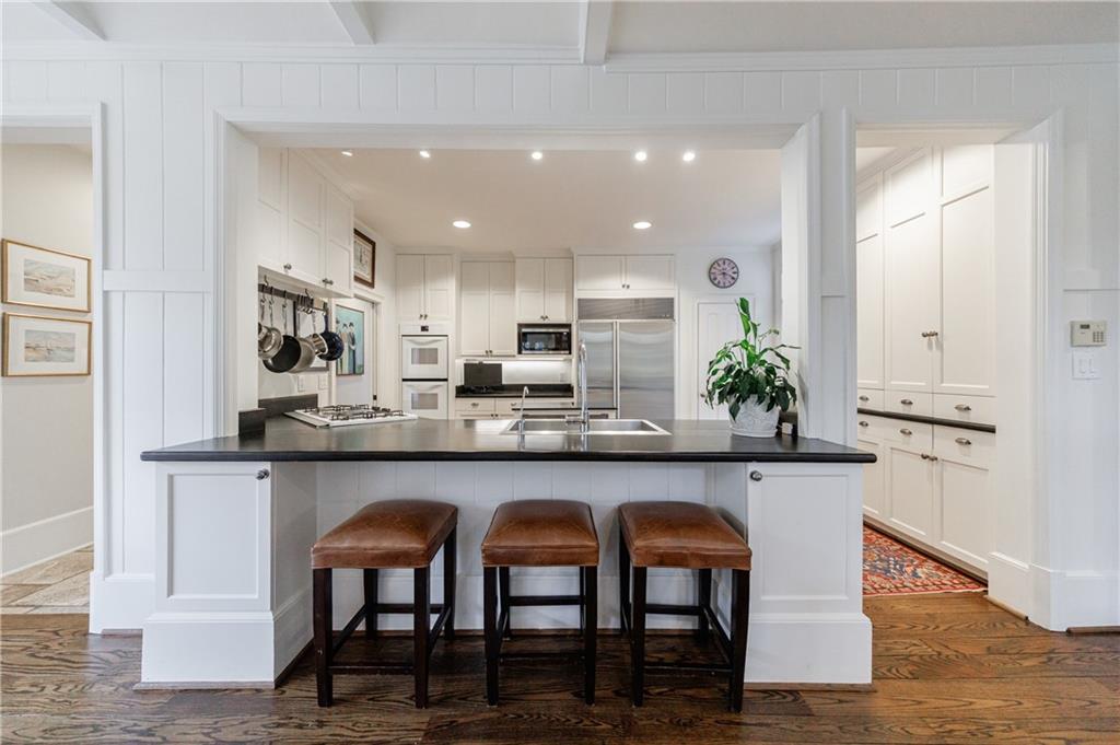 3302 W Andrews Drive NW