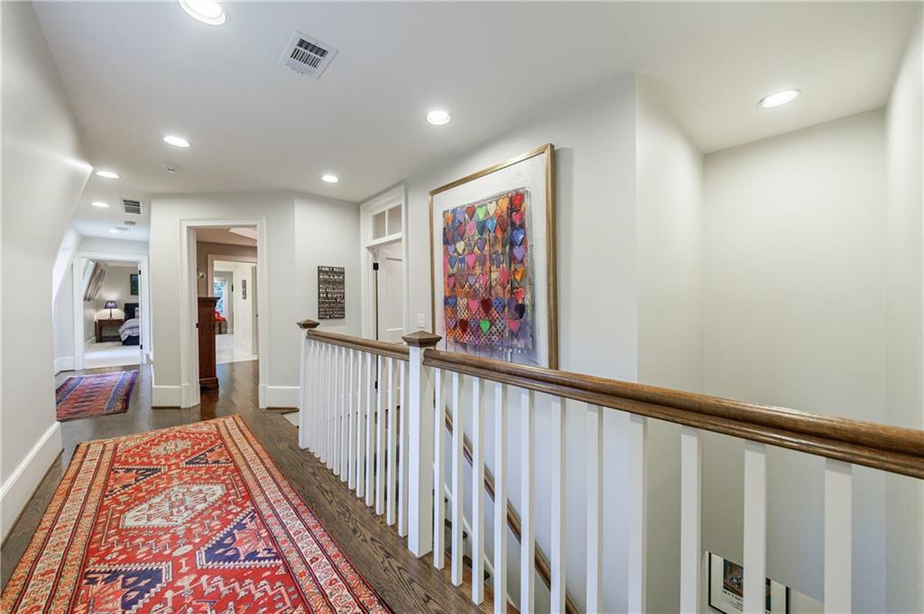 3302 W Andrews Drive NW