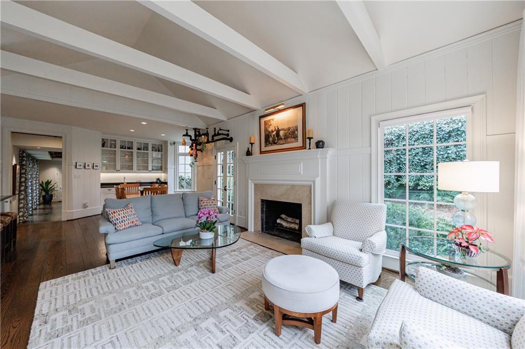 3302 W Andrews Drive NW