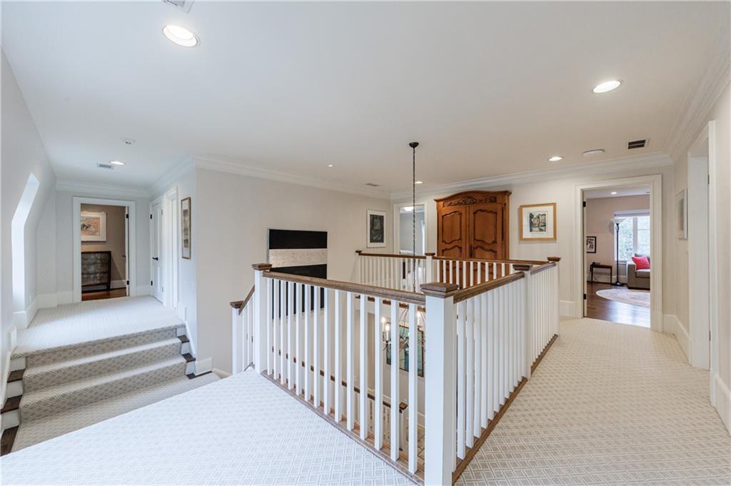 3302 W Andrews Drive NW