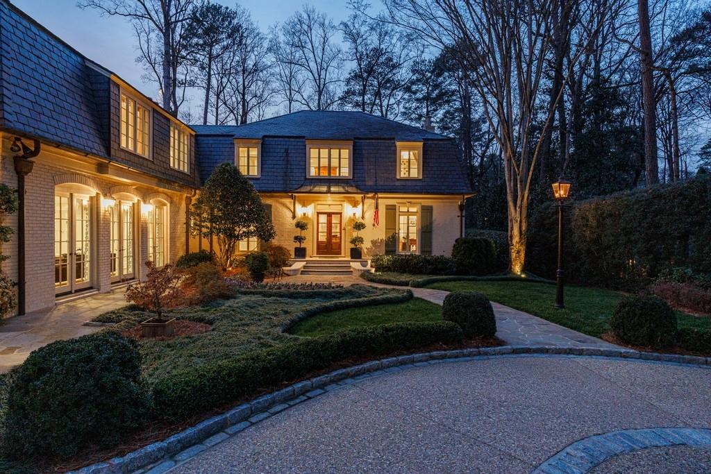 3302 W Andrews Drive NW