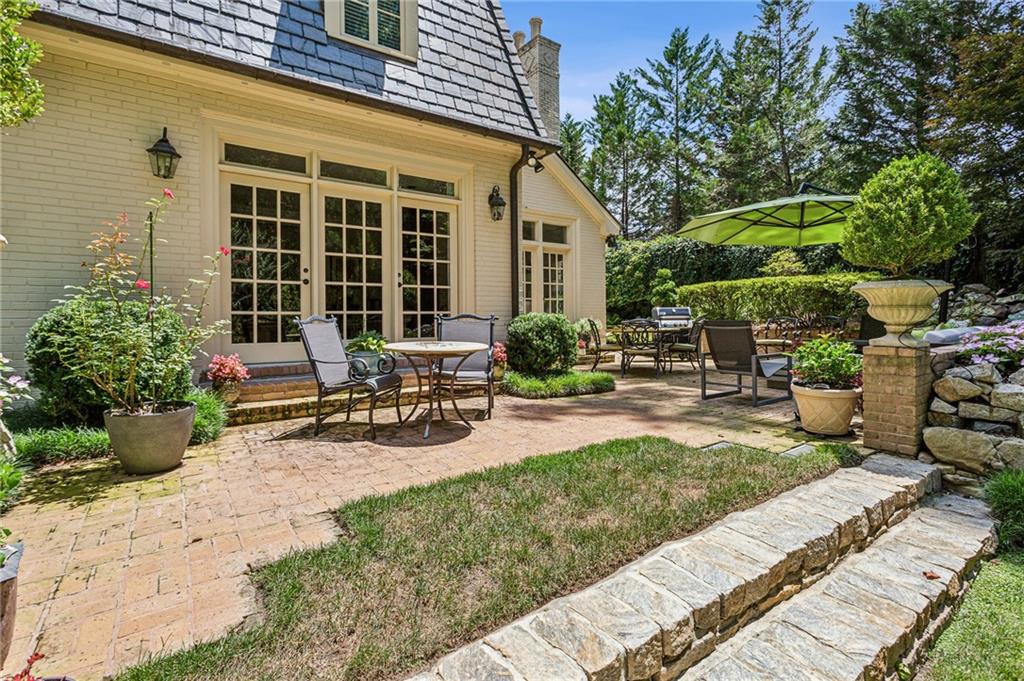 3302 W Andrews Drive NW